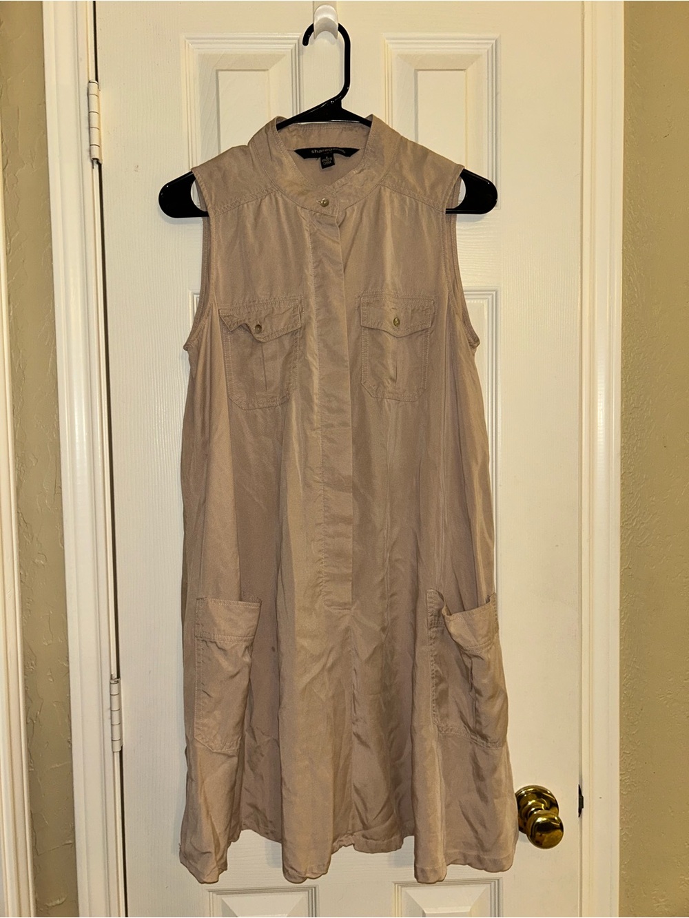 Sharagano Size 8 Button Front Shirt Dress Pockets Sleeveless Collar in Khaki